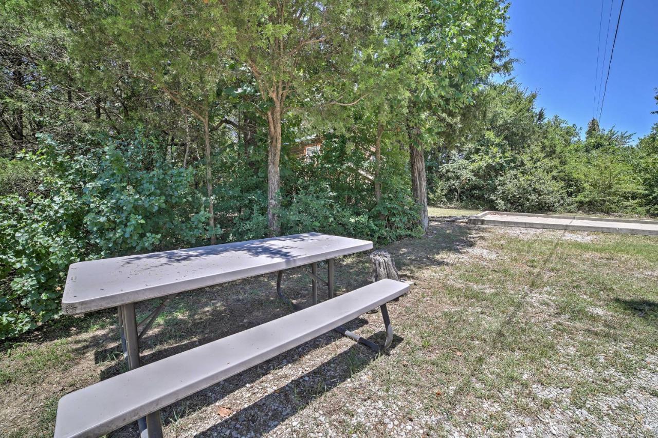 Branson Cabin With Deck Near Table Rock Lake! Eksteriør bilde