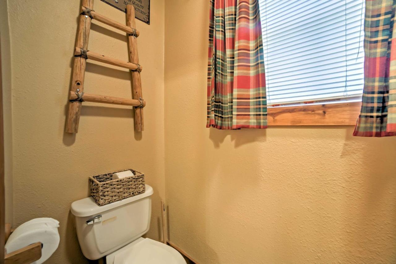 Branson Cabin With Deck Near Table Rock Lake! Eksteriør bilde